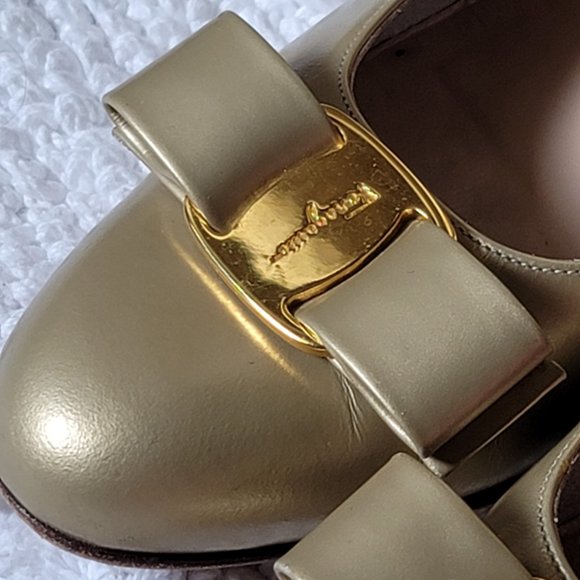 Salvatore Ferragamo Boutique Gold Vara Sz 6.5 B. SALE! Was $78 now $60 9/22/24 - Picture 5 of 8